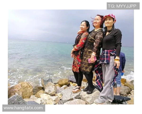 中国女篮对决自由人全力以赴争夺胜利展现巾帼风采 中国女篮对决自由人全力以赴争夺胜利展现巾帼风采