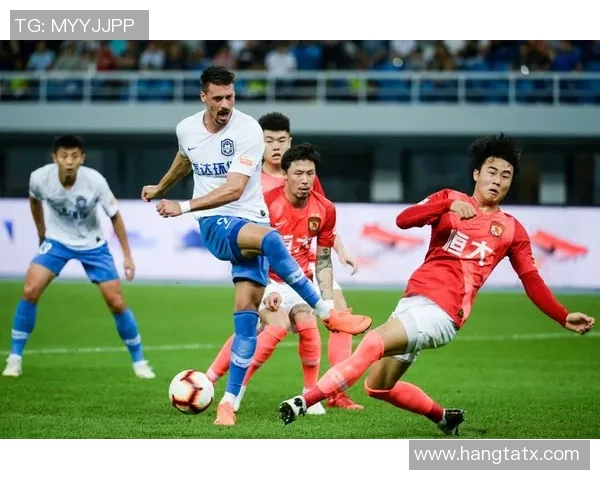 恒大与国安巅峰对决海报揭晓激情碰撞即将上演 恒大与国安巅峰对决海报揭晓激情碰撞即将上演